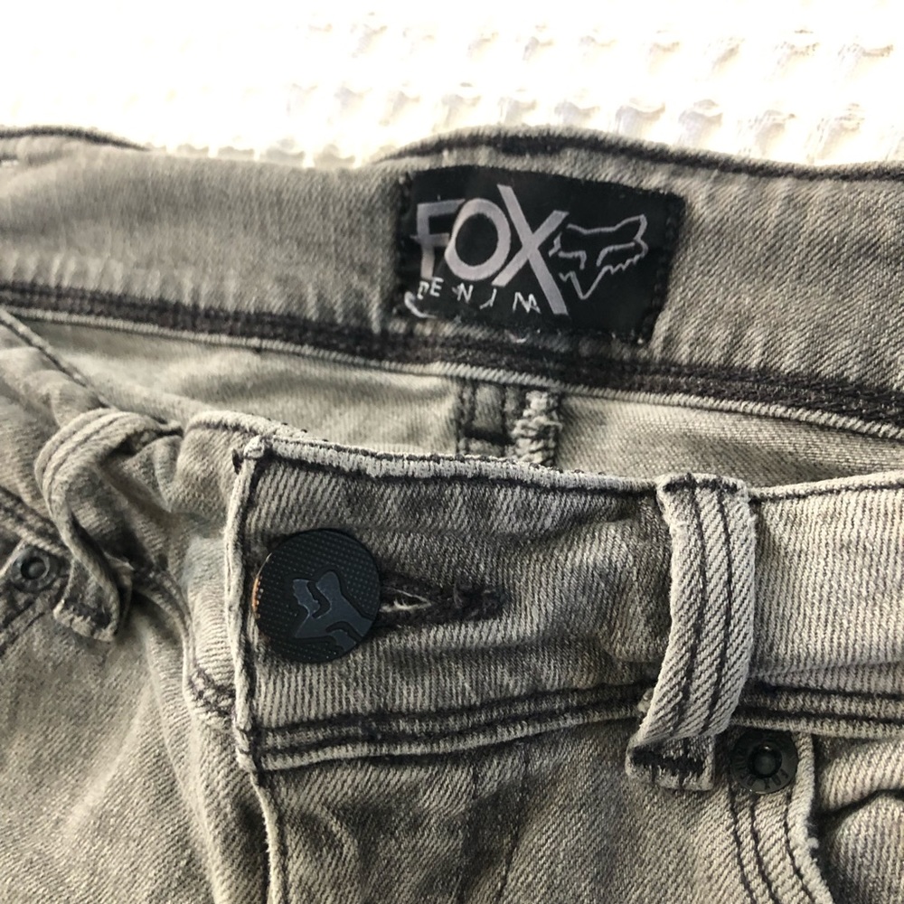 Fox low rise grey skinny jeans size 5/27